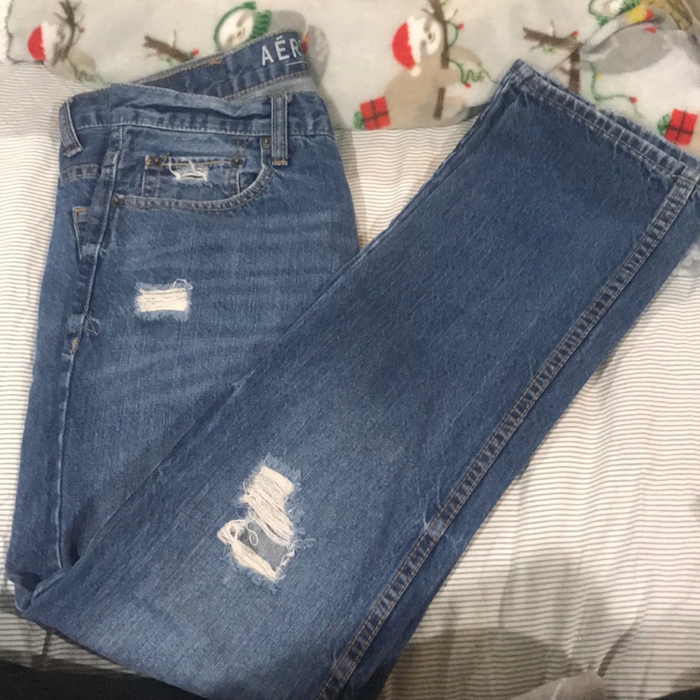 Men’s distressed jeans